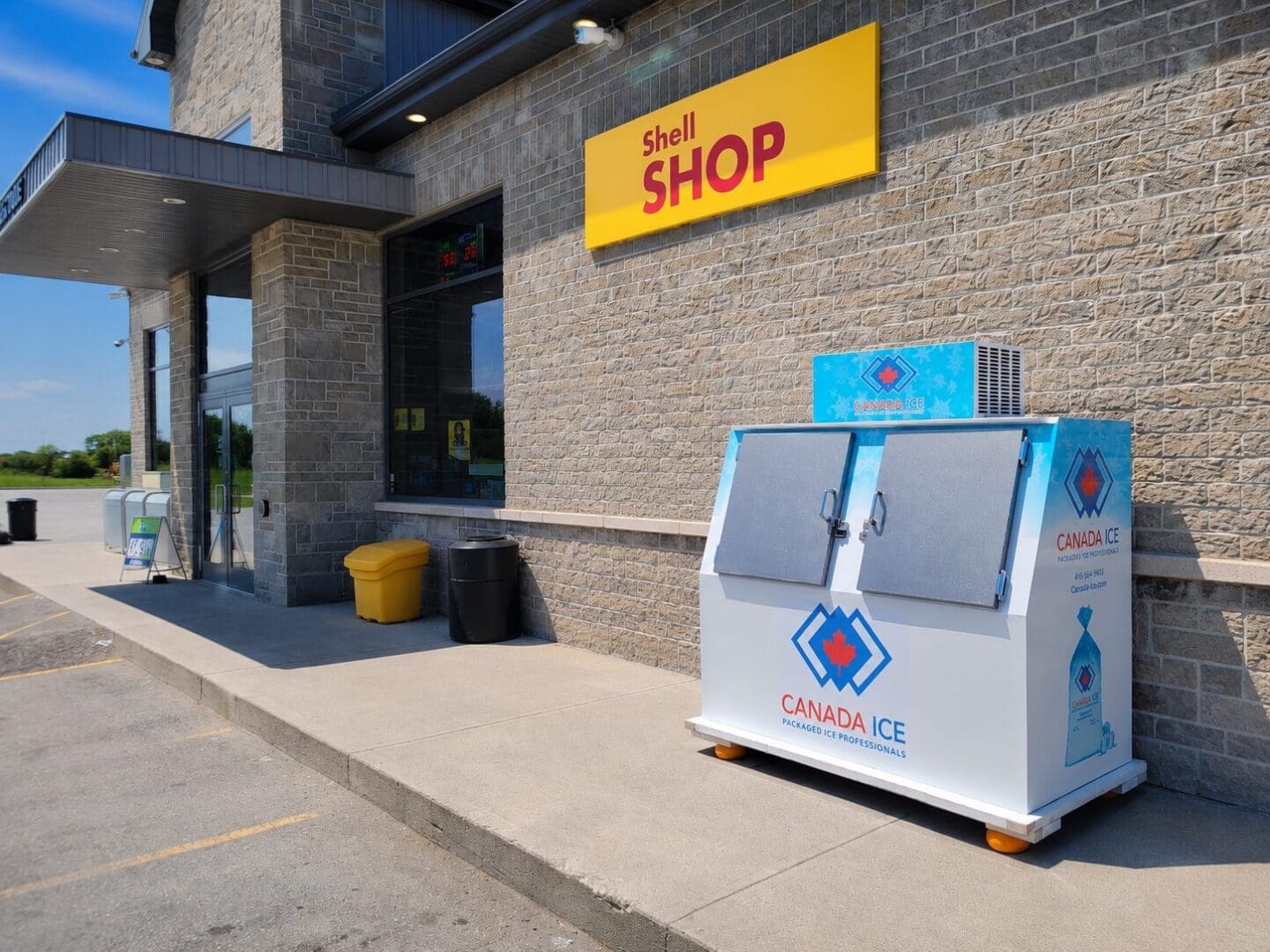 Canada Ice packaged ice freezer for gas station ice supply